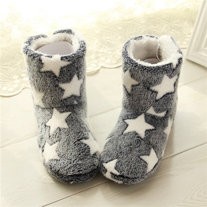 Chaussettes-chaussons en polaire à pompons et motif étoiles roses - image 3