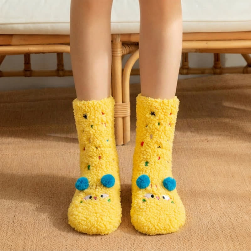 Chaussettes-chaussons roses et vertes à pompons et motifs d'animaux de dessin animé - image 1