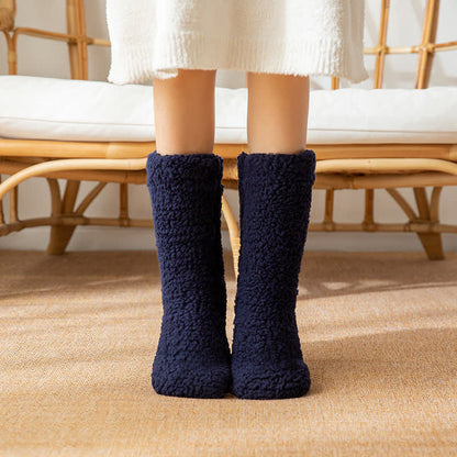 Chaussettes-chaussons blanches unies et duveteuses mi-mollet (2 paires) - image 6