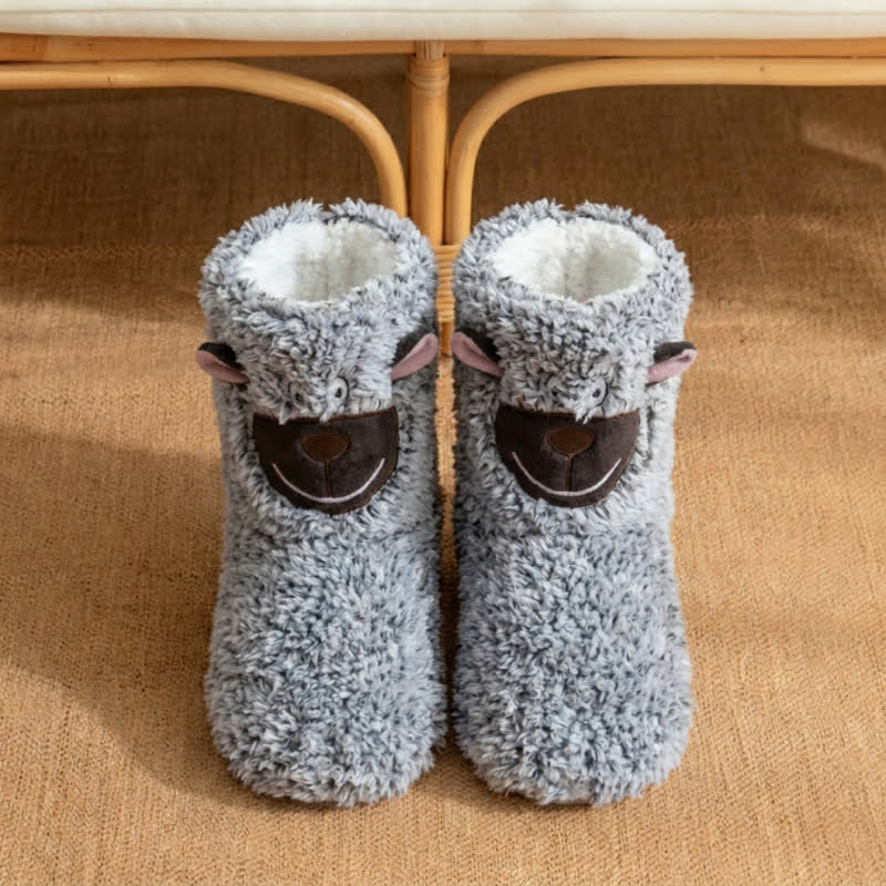 Chaussettes-chaussons grises à motif mouton duveteux - image 3