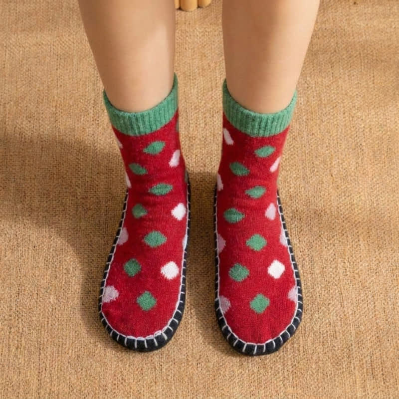 Chaussettes-chaussons antidérapantes à pois verts - image 8