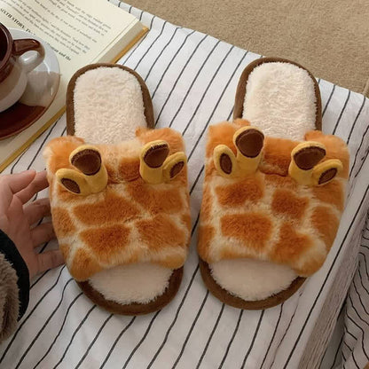 Pantoufles d'intérieur ouvertes en peluche à imprimé girafe - image 5