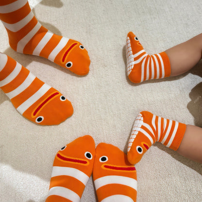 Chaussettes-chaussons rayées à motifs amusants pour toute la famille (4 paires) - image 3