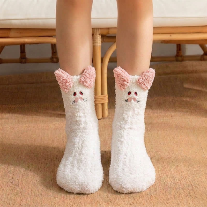 Chaussettes-chaussons en peluche à pompons. - Blanc - EU36-42(US3-8.5) - image 1
