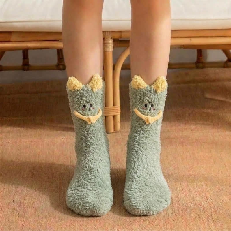 Chat mignon tenant des chaussettes - Vert - EU36-42(US3-8.5) - image 4
