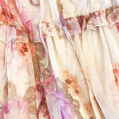 Blouse fleurie grande taille à épaules dénudées et smocks, ornée de fleurs. - image 4