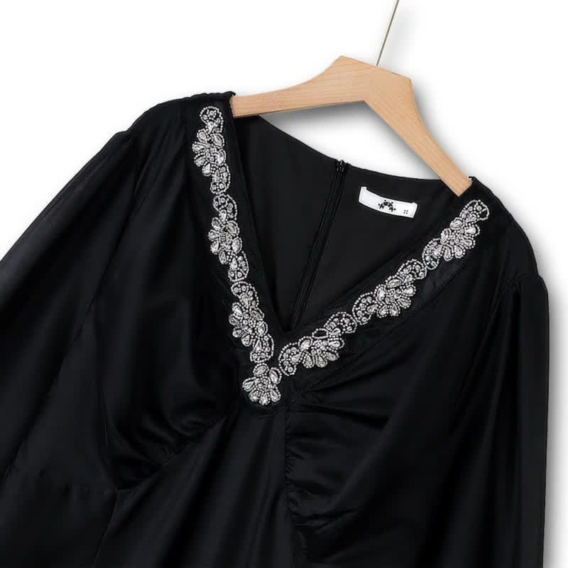 Robe longue brodée à col en V - image 3