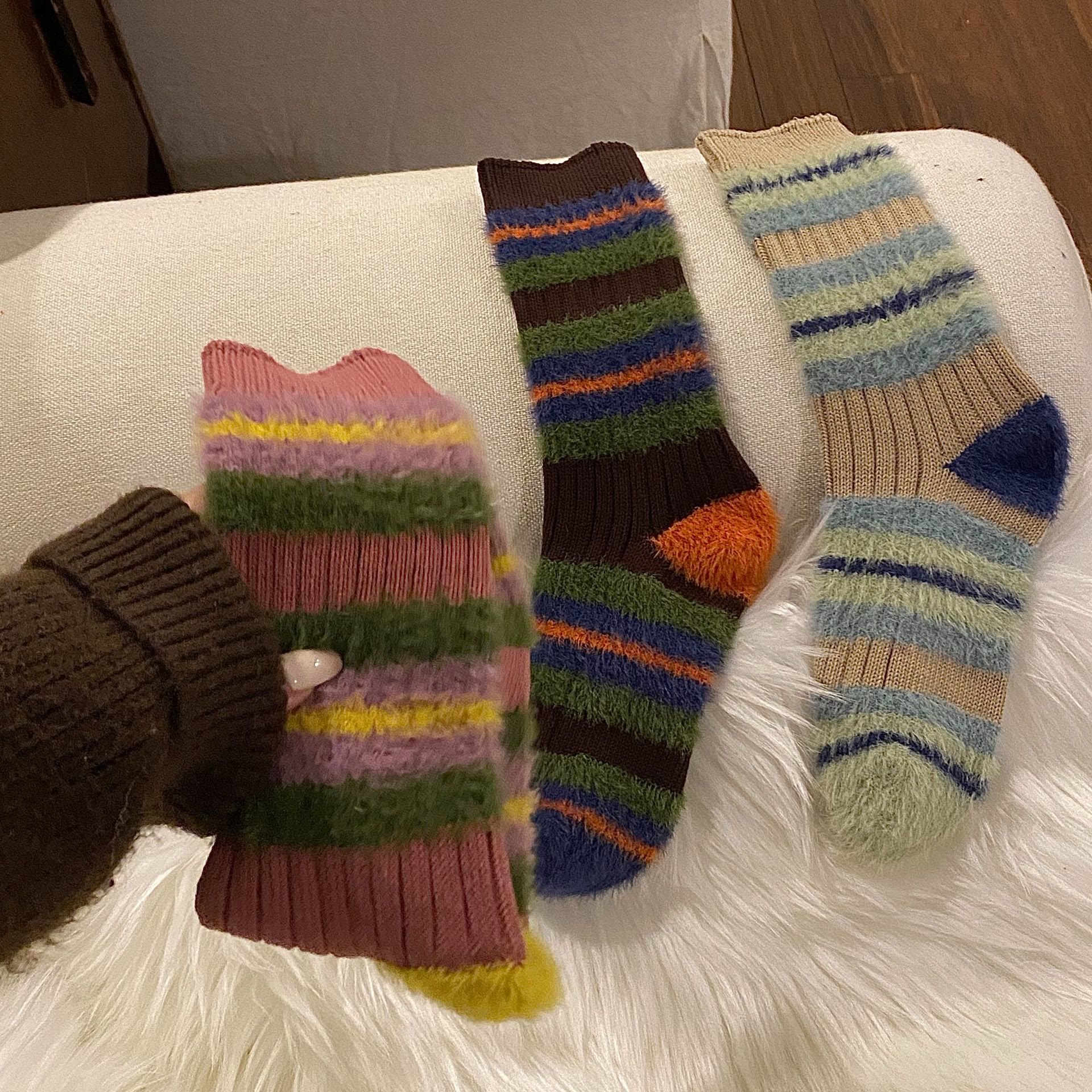 Chaussettes montantes en fourrure à blocs de couleur (6 paires) - image 10