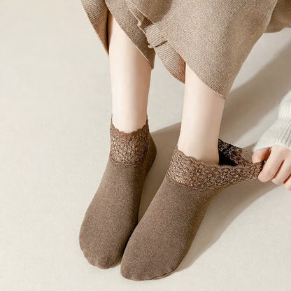 Chaussettes élégantes à bordure en dentelle (8 paires) - image 2