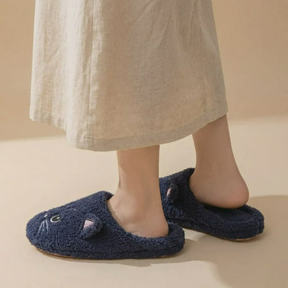 Pantoufles d'intérieur chaudes et confortables en peluche avec motif chat - image 2