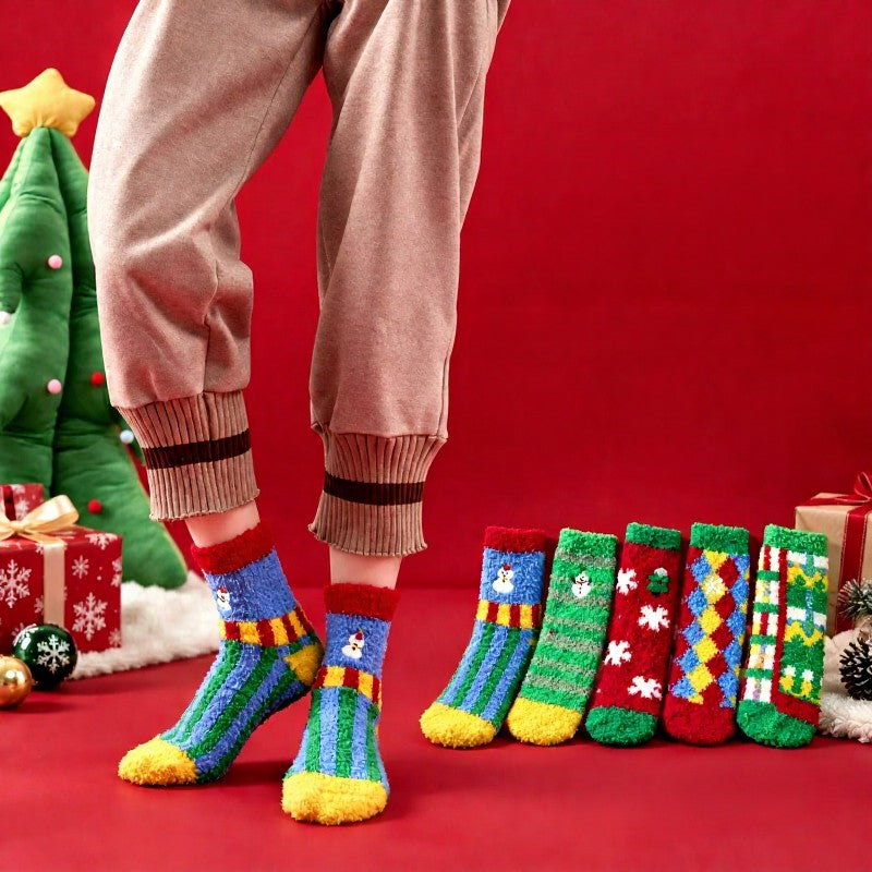 Chaussettes courtes festives à carreaux en peluche (6 paires) - image 1