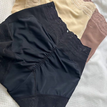 Culottes confortables en dentelle taille haute - image 8