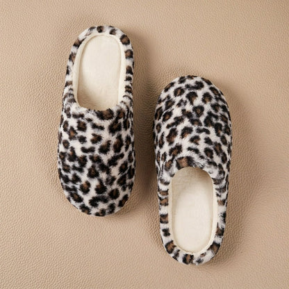 Pantoufles mules confortables en peluche léopard - image 8