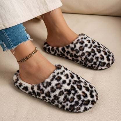 Pantoufles mules confortables en peluche léopard - image 4